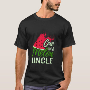 Eine in einem Melon Onkel Wassermelone auf Geburts T-Shirt