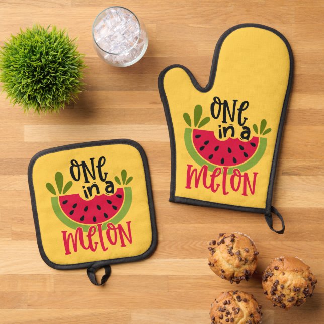 Eine in einem Melon Watermelon Pun Ofenhandschuh & Topflappen-Set (Oben Unten)
