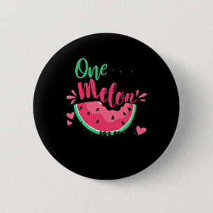 Eine in einer Melon Mommy Sommer Geburtstagsparty  Button