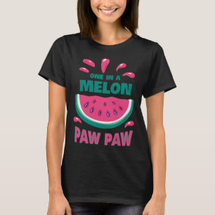 Eine in einer Melon Paw Paw Watermelon Familie Mat T-Shirt