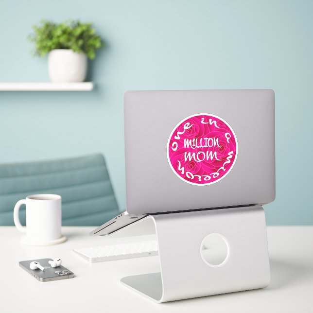 Eine in einer Million Mamas Aufkleber (Laptop auf Schreibtisch)