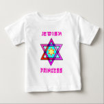 Eine jüdische Prinzessin Baby T-shirt<br><div class="desc">Jüdische Geschenke und personalisierte Geschenkideen für jüdische Feiertage wie Hanukkah,  Pessach,  Bas und Bar Mitzvah besondere Anlass mit traditionellem Judentum und modernen Themen. Jüdische Prinzessin-Babygeschenke,  Geburtstagsgeschenke und Wohngestaltung mit Star of David und Hebräisch-Schrift.</div>