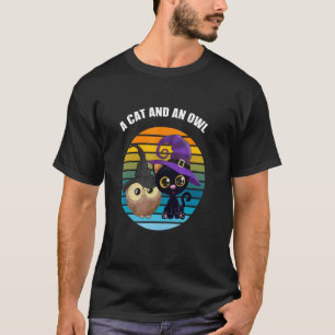 Eine Katze und eine Eule T-Shirt