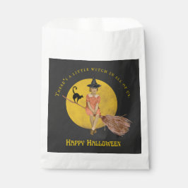 Eine kleine Hexe in ganz uns Halloween Geschenktütchen