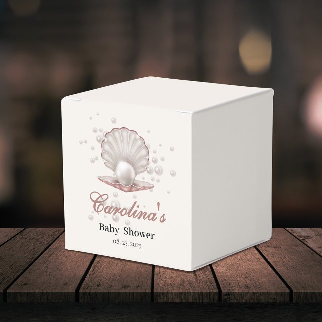 eine kleine Perle unter der Babydusche Geschenkschachtel (Von Creator hochgeladen)