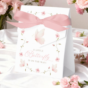 Eine kleine Schmetterlings-Babyshower-Geschenkbox Geschenkschachtel