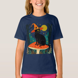 Eine kleine schwarze Hexenkatze sitzt auf einem Fl T-Shirt