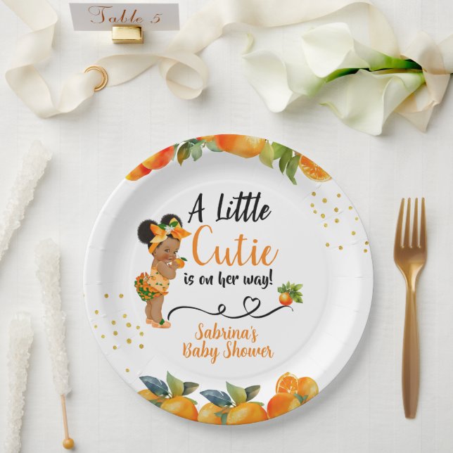 Eine kleine Süsse ist auf ihrem Way Baby Showroom  Pappteller (Hochzeit)