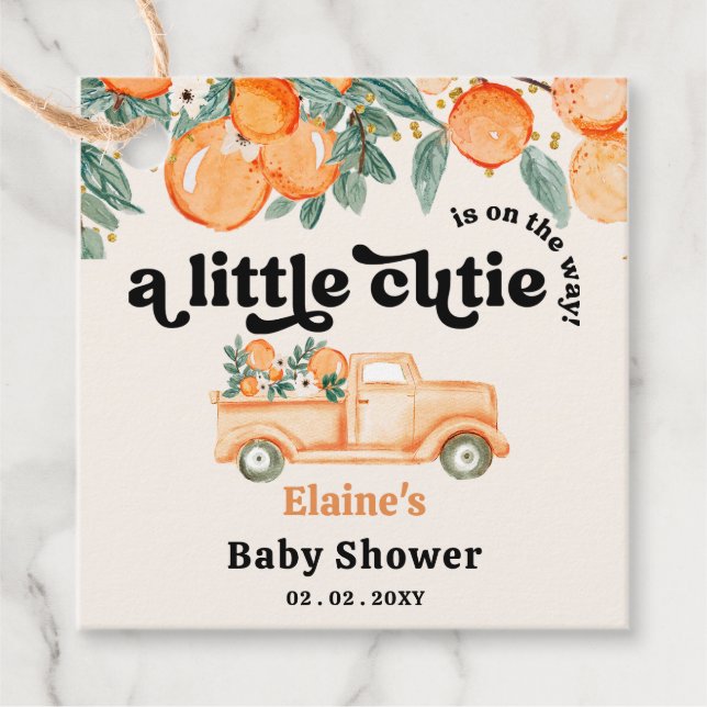 Eine kleine Süsse ist unterwegs mit einer orangefa Geschenkanhänger (Vorderseite)
