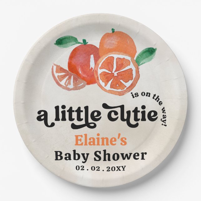 Eine kleine Süsse ist unterwegs mit einer orangefa Pappteller (Vorderseite)