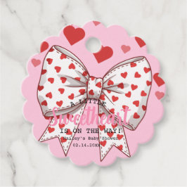 Eine kleine Sweetheart Coquette Bow Baby Dusche Geschenkanhänger