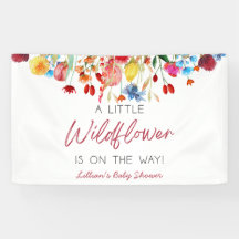 Eine kleine Wildblume ist auf dem Weg zur Babydusc