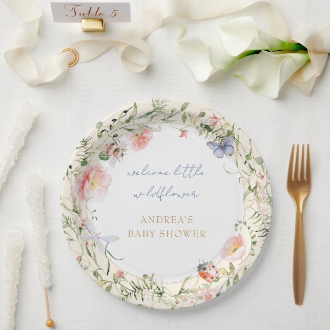 Eine kleine Wildblume ist unterwegs mit einer Baby Pappteller (Hochzeit)