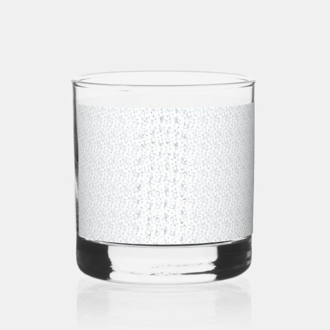 Eine komplett weiße, funkellose Oberfläche füllt d Whiskyglas (Vorderseite)