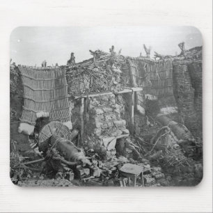 Eine Körperverletzung des Gewehr-zwei während de Mousepad