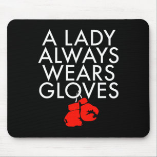 Eine Lady trägt immer Handschuhe, die den Fancoach Mousepad