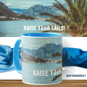 Eine Landschaft mit Bergen und Palmen Tasse