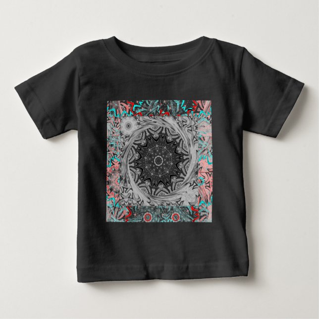 Eine lebendige afrikanische Kultur: Eine rosa und  Baby T-shirt (Vorderseite)