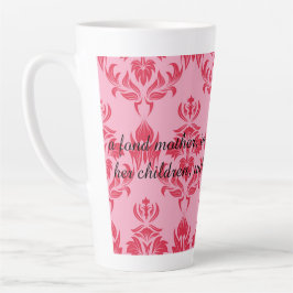 Eine liebevolle Mutter wird alles schlucken Milchtasse