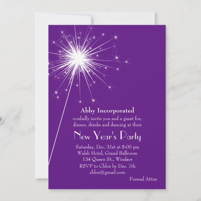 Eine Lila Sparkler-Silvester-Party Einladung (Vorderseite)