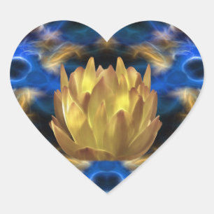 Eine Lotus-Blume mit Goldfarben und Reflexionen Herz-Aufkleber