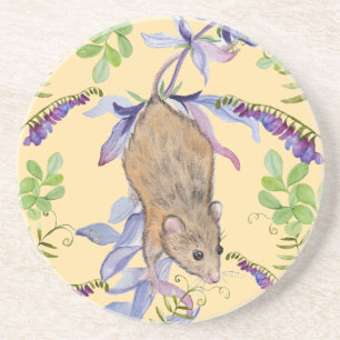 Eine lustige Maus in einem Dickicht von Blume. Getränkeuntersetzer