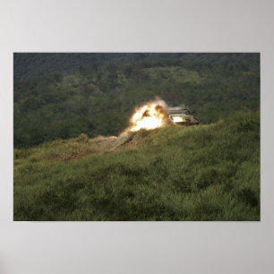 Eine Marine erzielt einen direkten Treffer Poster