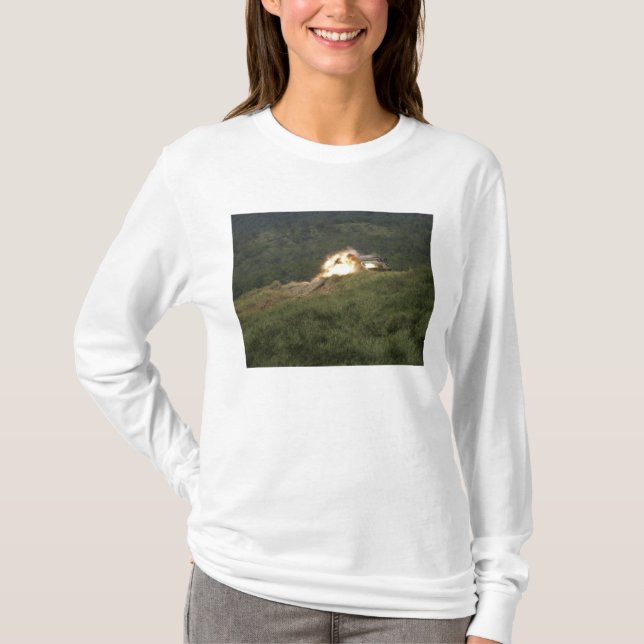 Eine Marine erzielt einen direkten Treffer T-Shirt (Vorderseite)