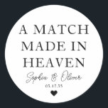 Eine MATCH in HEAVEN Heart Wedding Matches Gutes Runder Aufkleber<br><div class="desc">Ein klassischer Black Danke You Wedding Sticker mit "A Match Made in Heaven" in einem klassisch-modernen,  eleganten Schriftart. Sie können es einfach mit Ihren Namen und Hochzeitsdatum personalisiert.</div>