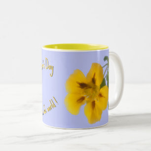 Eine nasturtium Blume für den Muttertag Zweifarbige Tasse