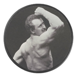 Eine neue Pose von StrongMen Eugen Sandow Bodybuil Eishockey Puck