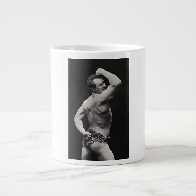 Eine neue Pose von StrongMen Eugen Sandow Bodybuil Jumbo-Tasse (Vorderseite)