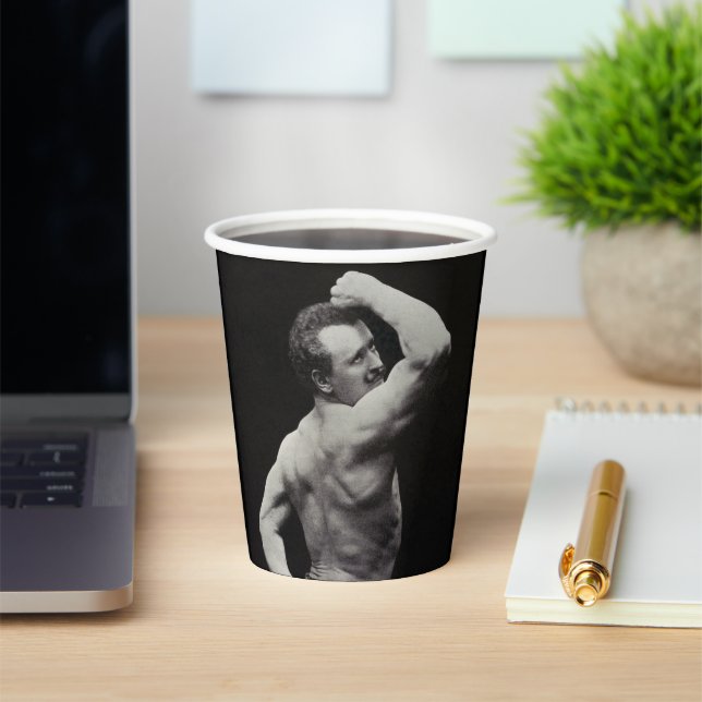 Eine neue Pose von StrongMen Eugen Sandow Bodybuil Pappbecher (InSitu)