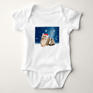 Eine Niedliche Katze, die einen Weihnachtsschnee i Baby Strampler
