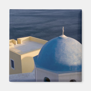 Eine orthodoxe Kirche nahe dem Meer, Oia Santorini Magnet