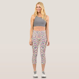 Eine Person, die bunte gemusterte Leggings trägt 