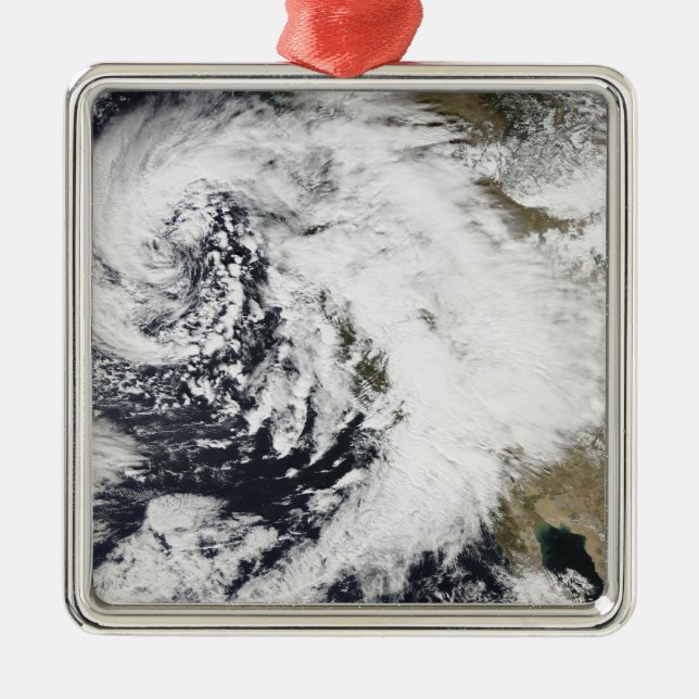 Eine Reihe starker Stürme mit heftigen Winden Silbernes Ornament (Vorne)