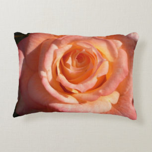 Eine Rose durch irgendeinen anderen Namen Zierkissen