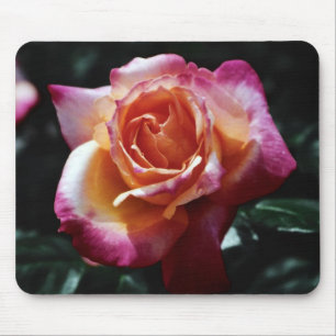 Eine Rose mit einem anderen Namen... Mousepad