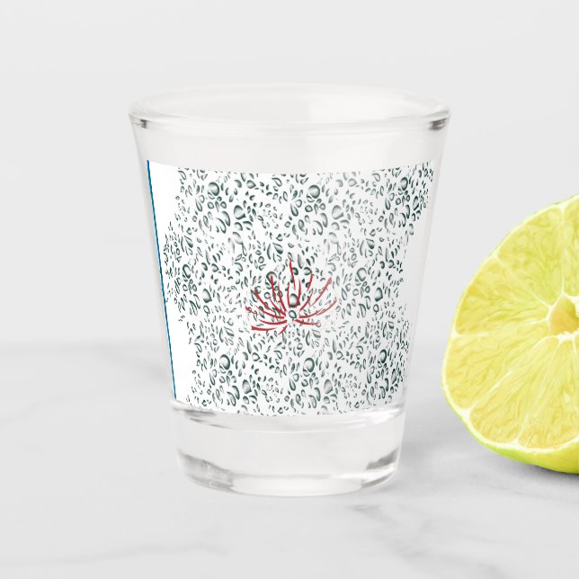 eine rote Blume auf schwarzem Hintergrund Schnapsglas (Vorderseite)