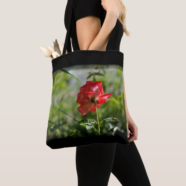Eine rote Rose Tasche (Von Nahem)