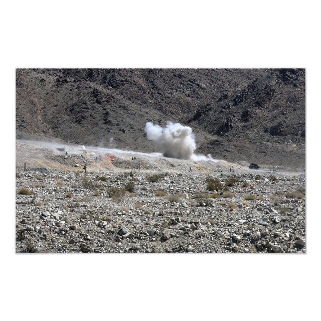 Eine Runde aus einem AT-4-Raketenwerfer Fotodruck (Vorne)
