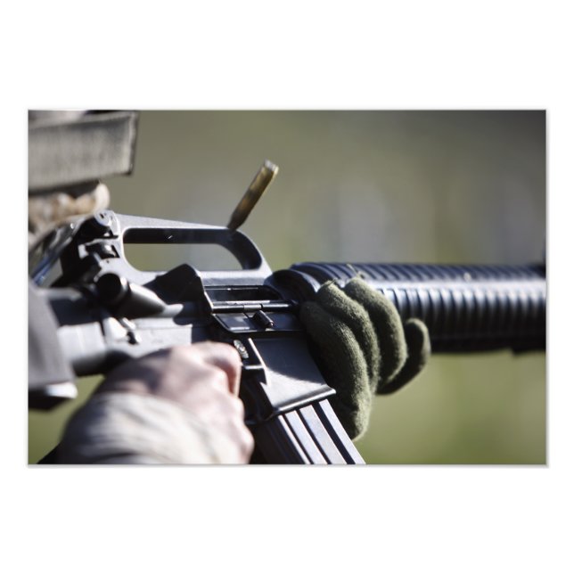 Eine Rundfliege aus der Kammer eines M-16A2 Fotodruck (Vorne)