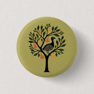 Eine Schablone mit einem Rebhuhn in einem Birnbaum Button