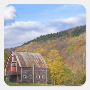 Eine Scheune in Vermonts Green Mountains. Hancock, Quadratischer Aufkleber