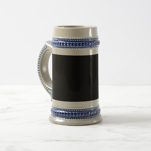 Eine schlichte, dunkle schwarze texturierte Oberfl Bierglas (Vorderseite Links)