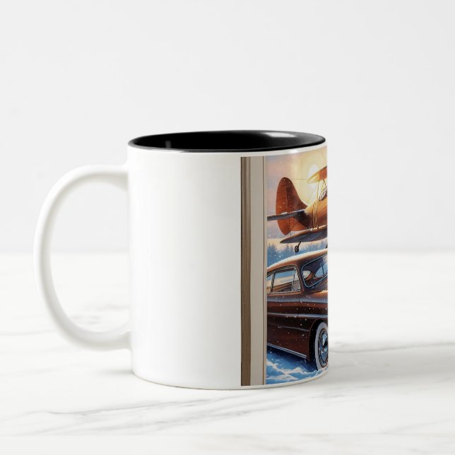 Eine Schneeeule, ein Flugzeug und ein Oldtimer Zweifarbige Tasse (Links)