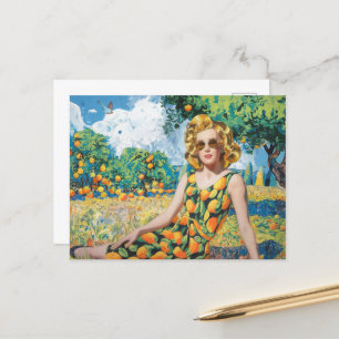 Eine schöne Frau in einem Orangenhain Postkarte