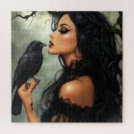 Eine schöne gotische Frau mit Raven