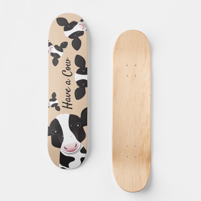 eine Schwarz-weiße Tierdarstellung mit Kuh-Tan Skateboard (Vorderseite)